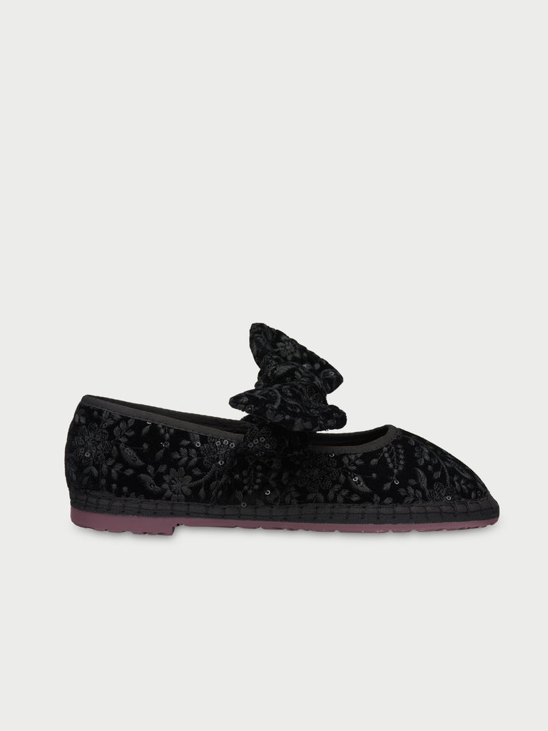 Lyra Sylva Black